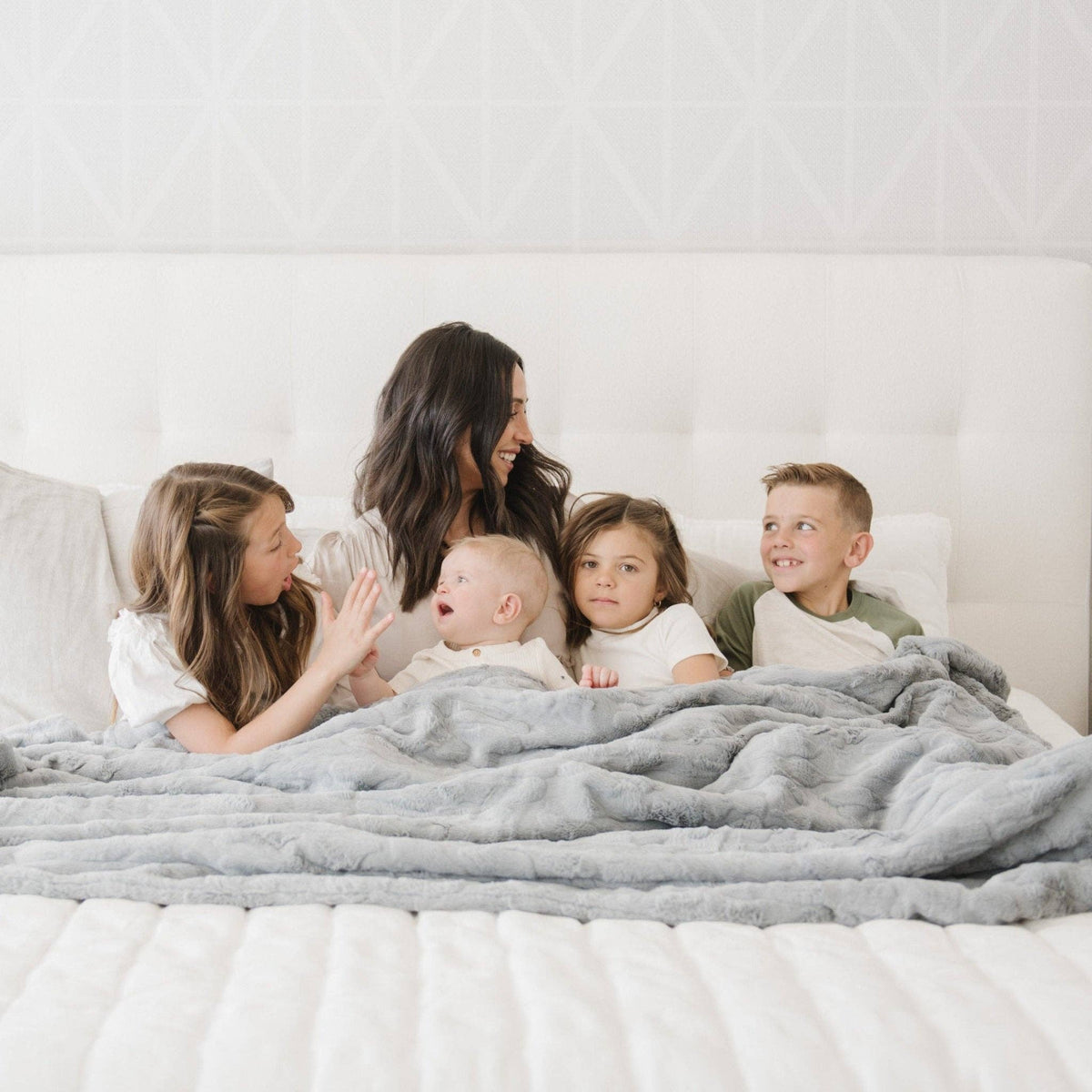 PATTERNED FAUX FUR XL THROW BLANKETS