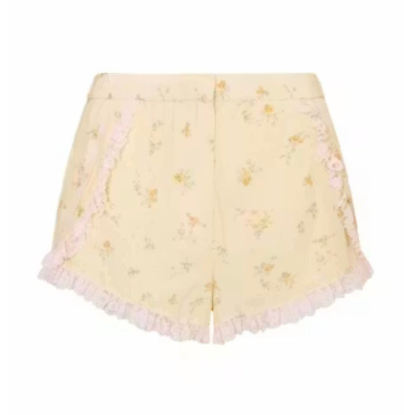 ADNA SHORT - The Closet