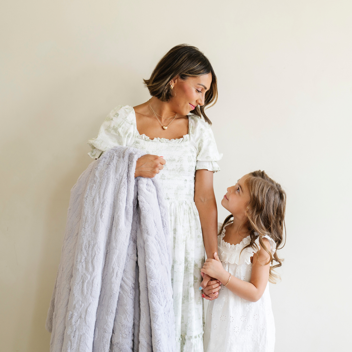 PATTERNED FAUX FUR XL THROW BLANKETS