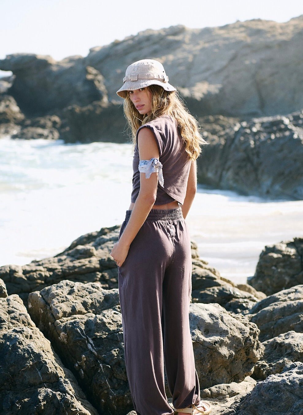 Hotshot Crossover Set - The Closet