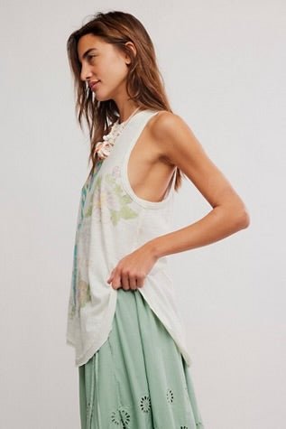 Rosie Graphic Tee - The Closet