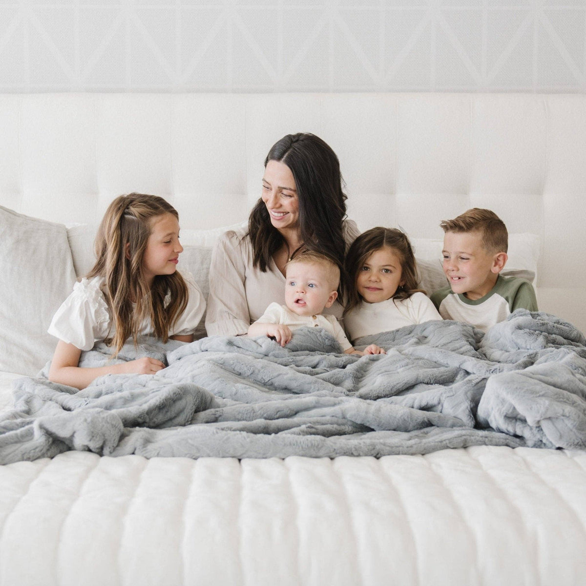 PATTERNED FAUX FUR XL THROW BLANKETS