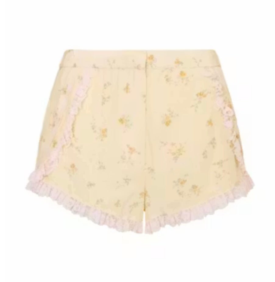 ADNA SHORT - The Closet