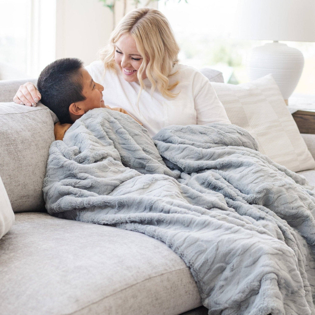 PATTERNED FAUX FUR XL THROW BLANKETS
