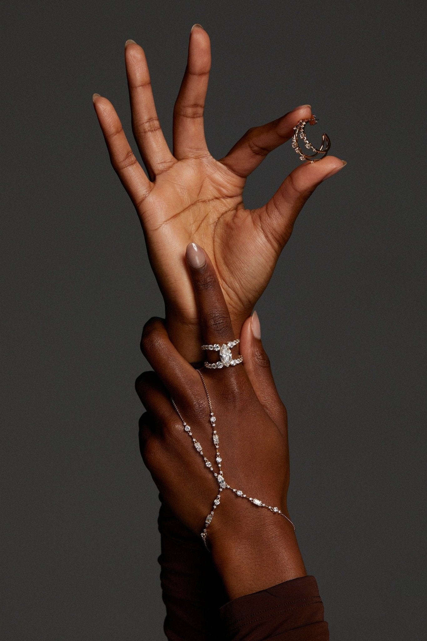 EVERLEIGH HAND CHAIN BRACELET - The Closet