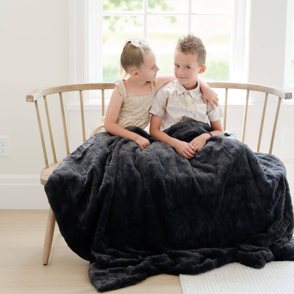 PATTERNED FAUX FUR XL THROW BLANKETS