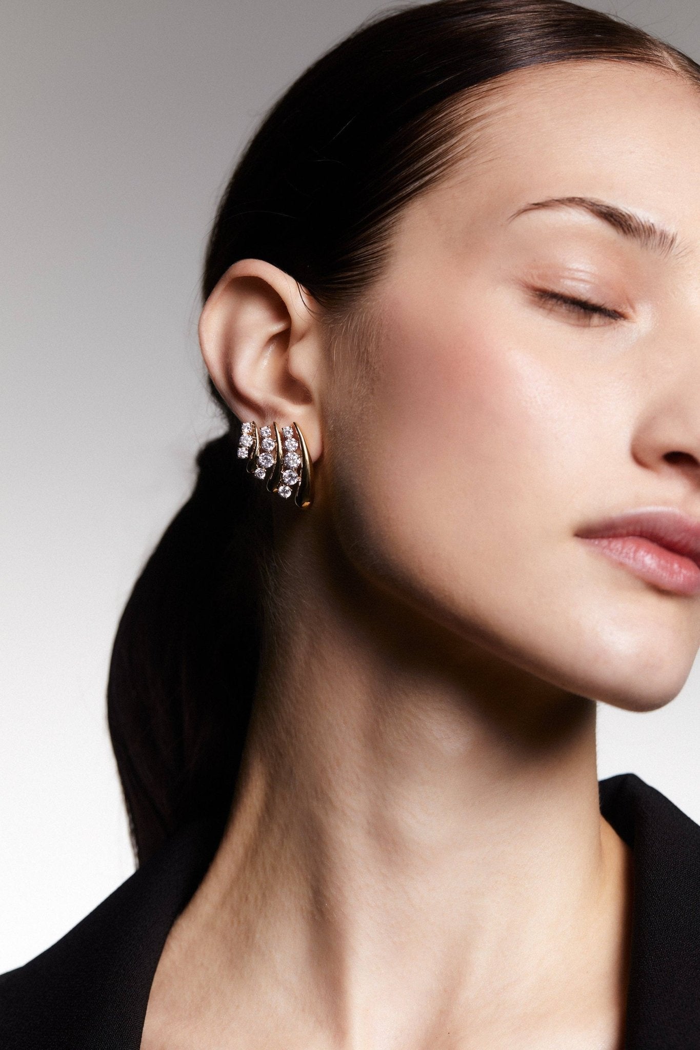 PHENOM MULTI J HOOP EARRINGS - The Closet